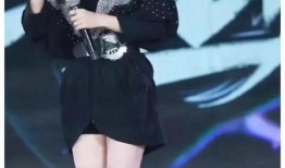 娱乐吃瓜女艺人恋情,甜蜜互动引网友热议