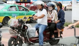 红绿灯汽车爆料视频,揭秘行车安全与智慧交通