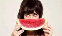 网红炸裂吃瓜事件女,女生视角下的网络狂欢与反思